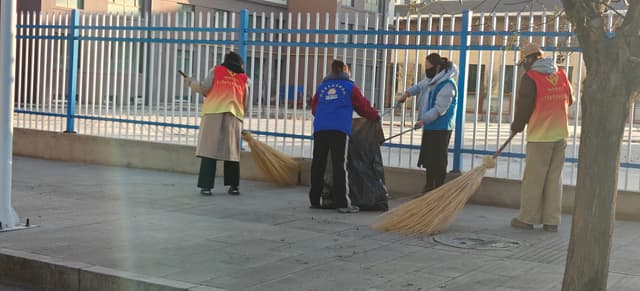 新市区街道兰新社区：“洁”尽全力！社区环卫天团在线“扫”除烦恼